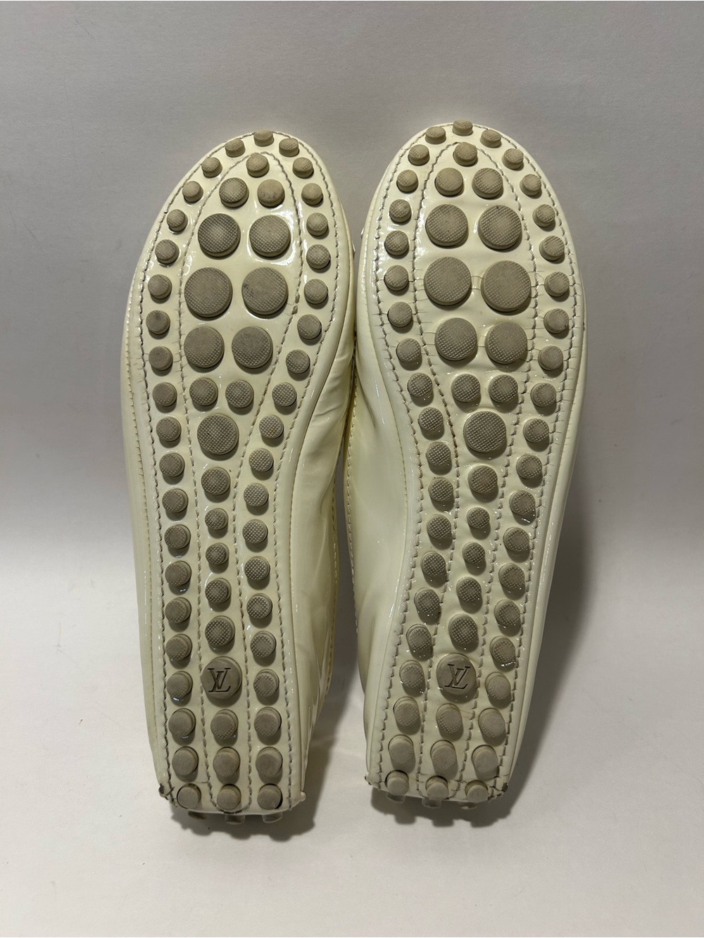 Louis Vuitton Cream Patent Leather Ballet Flats with Gold LV Hardware - Picture 6 of 8